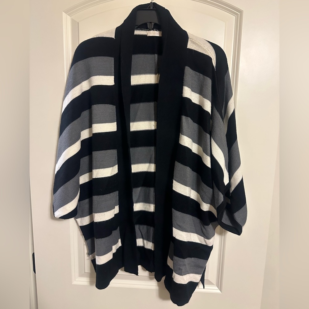 Chico’s black, grey and white Cardigan Size L/XL